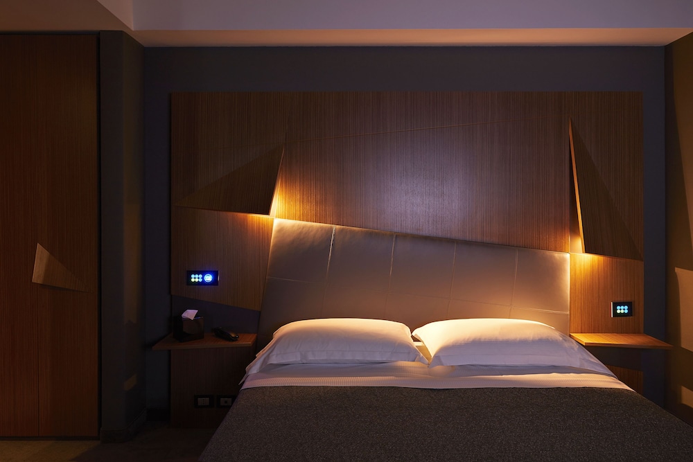 Hotel The Building — Hotel rooms in Rome, Lazio