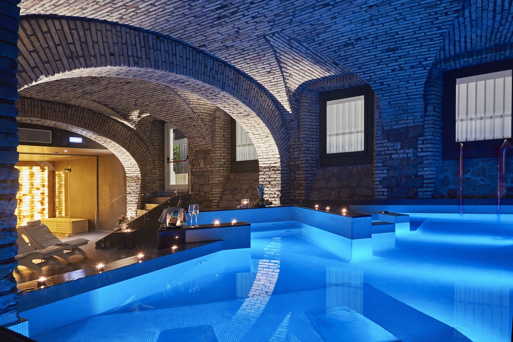 Hotel The Building — Swimming pool in Rome, Lazio