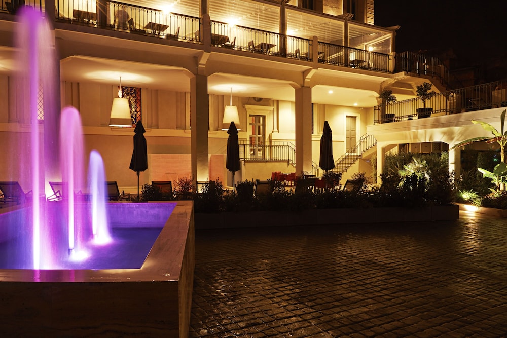 Hotel The Building — Hotel building in Rome, Lazio