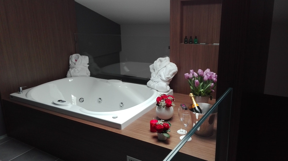 Hotel The Building — Hotel rooms in Rome, Lazio