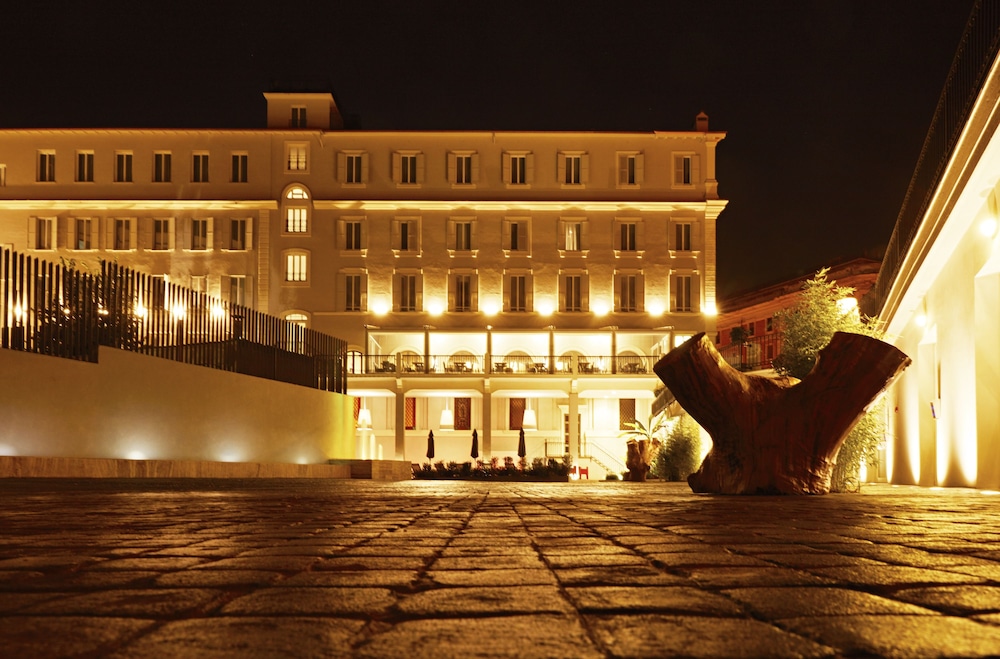 Hotel The Building — Hotel building in Rome, Lazio