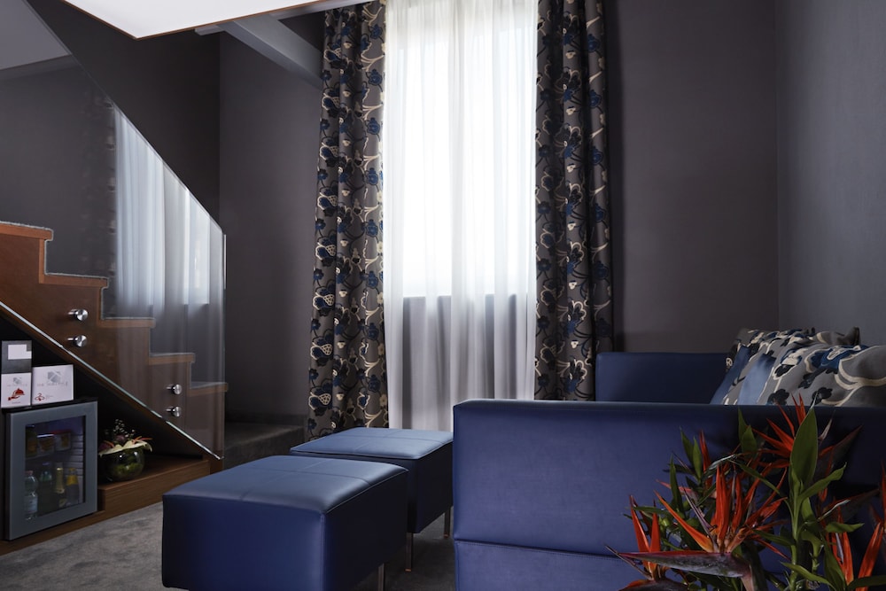 Hotel The Building — Hotel rooms in Rome, Lazio