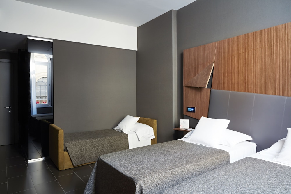Hotel The Building — Hotel rooms in Rome, Lazio