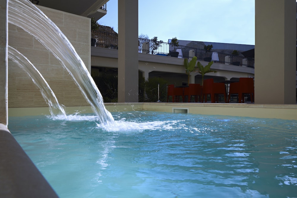 Hotel The Building — Swimming pool in Rome, Lazio