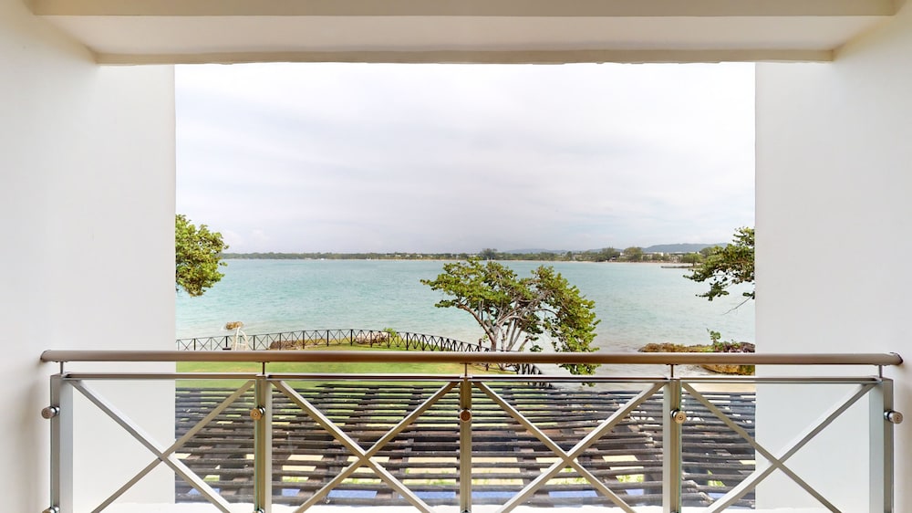 Royalton Hideaway Negril, An Autograph Collection® All-Inclusive Resort - Adults Only — Attractions in the area in Negril