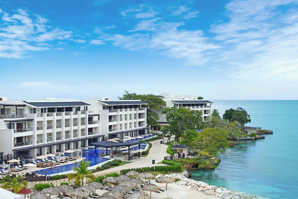 Royalton Hideaway Negril, An Autograph Collection® All-Inclusive Resort - Adults Only — Hotel building in Negril