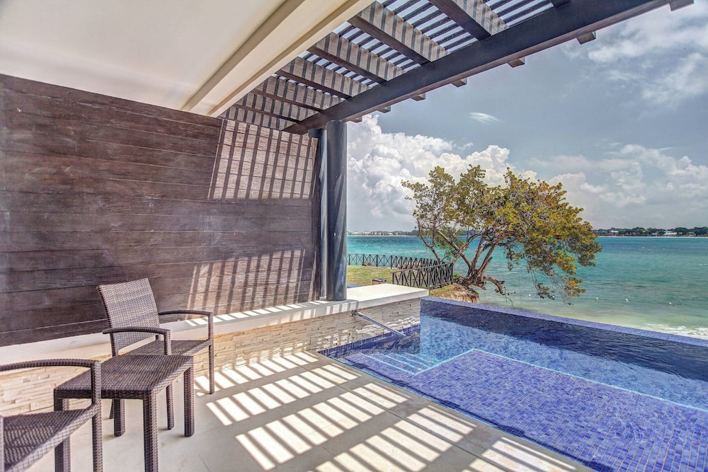 Royalton Hideaway Negril, An Autograph Collection® All-Inclusive Resort - Adults Only — Hotel rooms in Negril