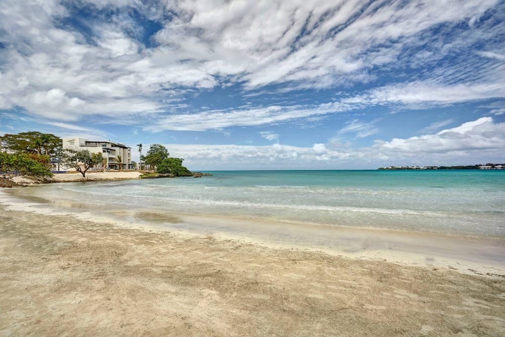 Royalton Hideaway Negril, An Autograph Collection® All-Inclusive Resort - Adults Only — Beach in Negril