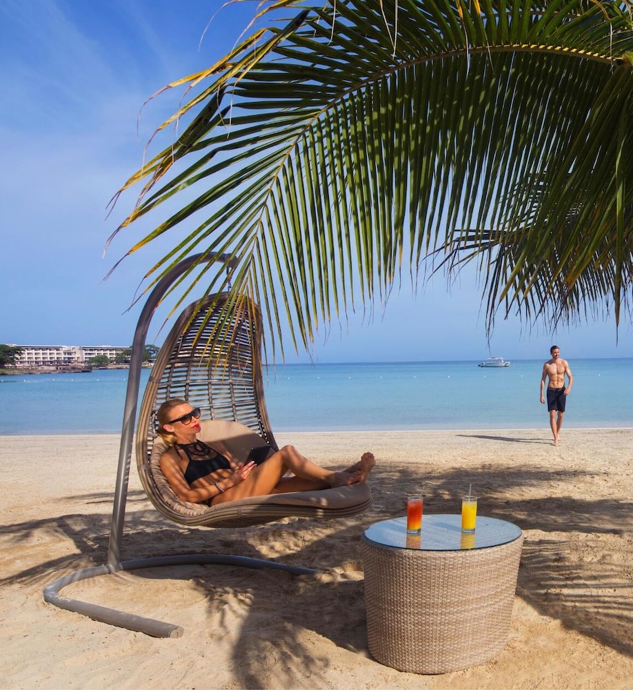 Royalton Hideaway Negril, An Autograph Collection® All-Inclusive Resort - Adults Only — Beach in Negril