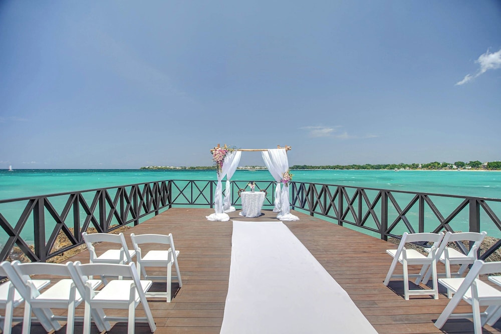 Royalton Hideaway Negril, An Autograph Collection® All-Inclusive Resort - Adults Only — Beach in Negril