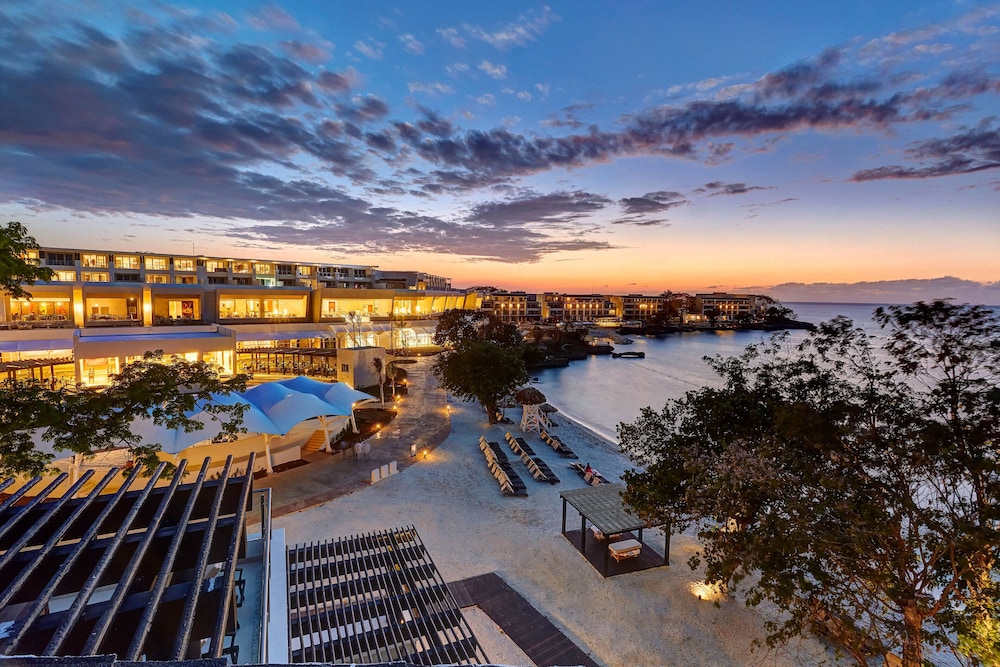 Royalton Hideaway Negril, An Autograph Collection® All-Inclusive Resort - Adults Only — Beach in Negril