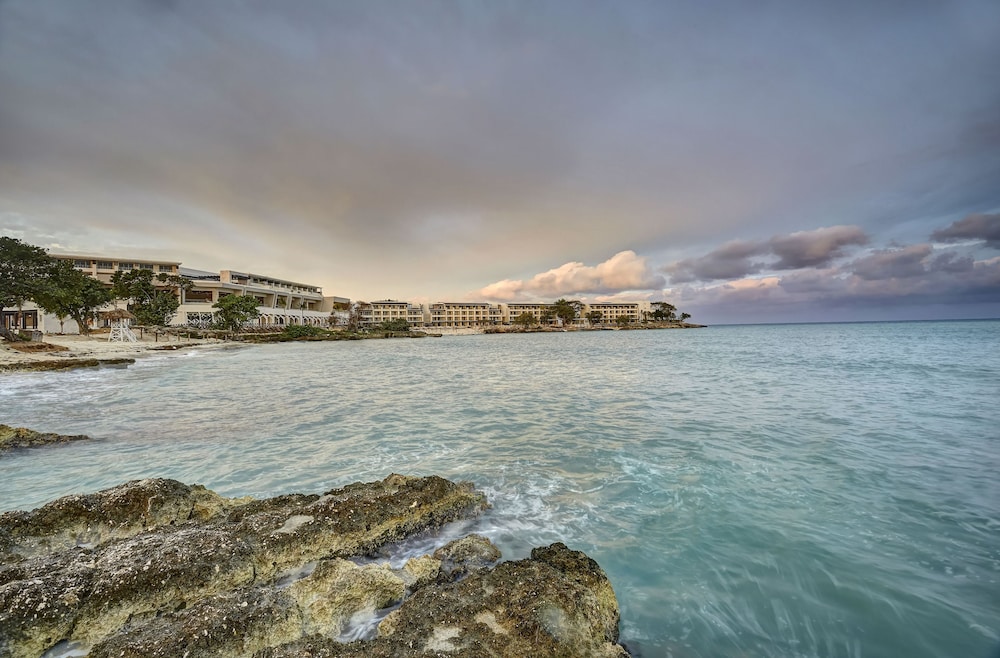 Royalton Hideaway Negril, An Autograph Collection® All-Inclusive Resort - Adults Only — Beach in Negril
