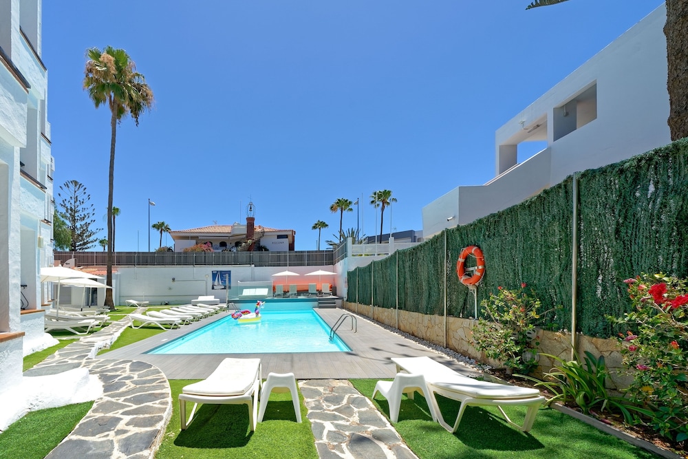 Atlantic Sun Beach - Gay Men Only — Swimming pool in Playa del Ingles, Canary Islands