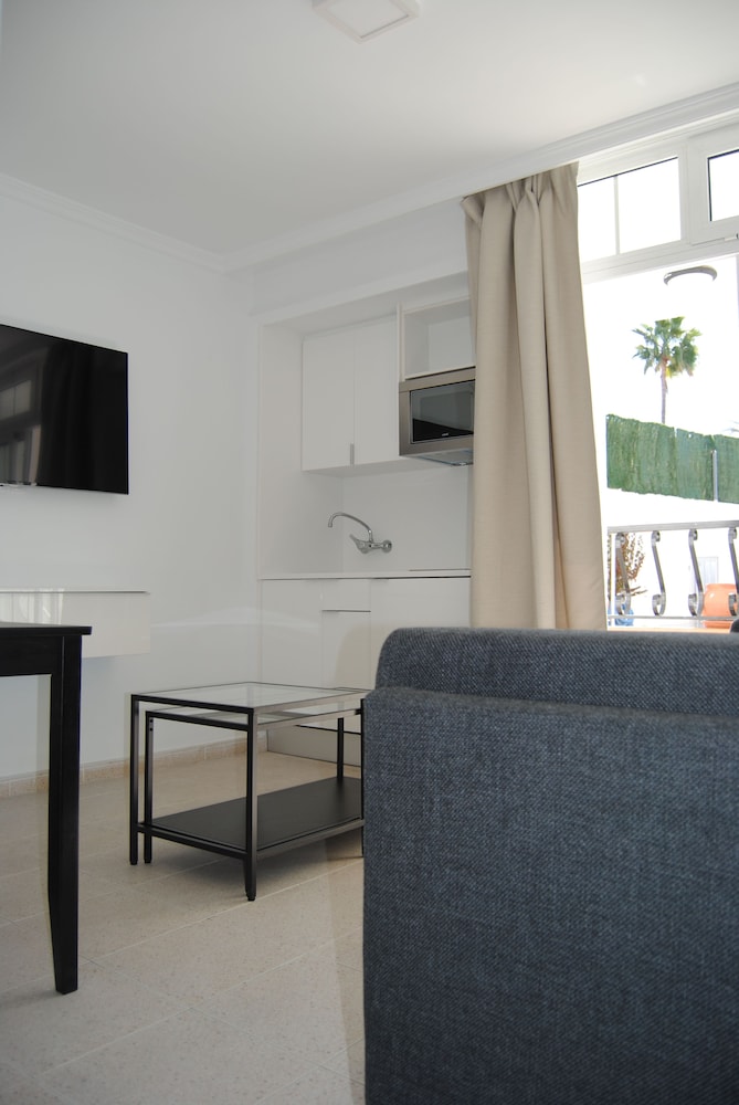 Atlantic Sun Beach - Gay Men Only — Hotel rooms in Playa del Ingles, Canary Islands