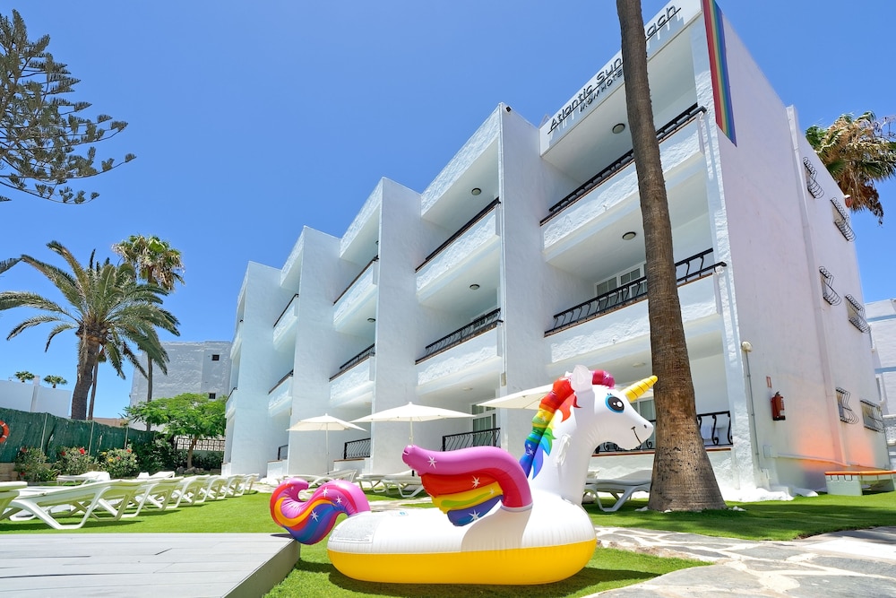 Atlantic Sun Beach - Gay Men Only — Hotel building in Playa del Ingles, Canary Islands