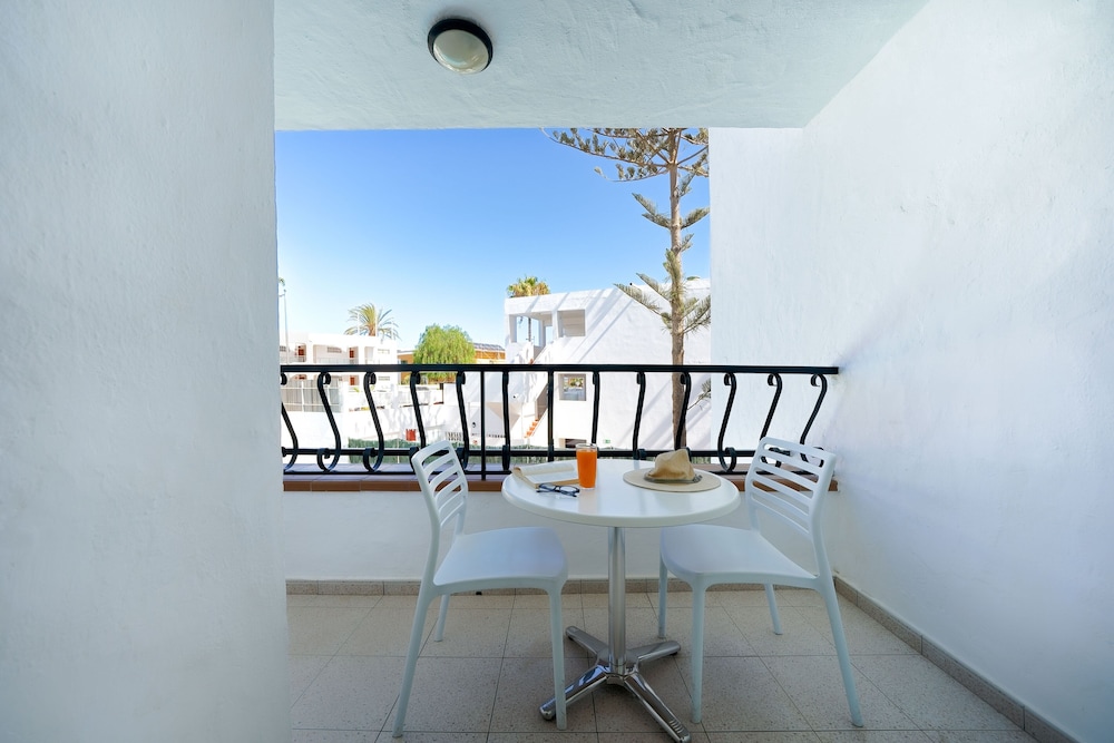 Atlantic Sun Beach - Gay Men Only — Hotel rooms in Playa del Ingles, Canary Islands