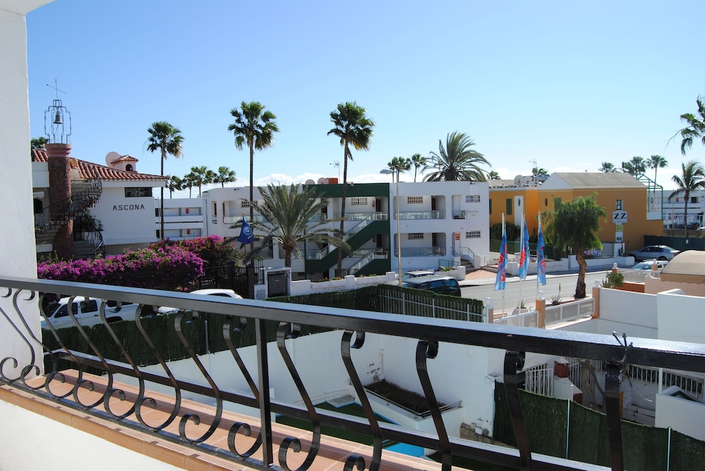 Atlantic Sun Beach - Gay Men Only — Hotel building in Playa del Ingles, Canary Islands