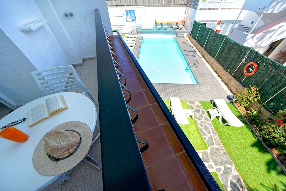 Atlantic Sun Beach - Gay Men Only — Swimming pool in Playa del Ingles, Canary Islands