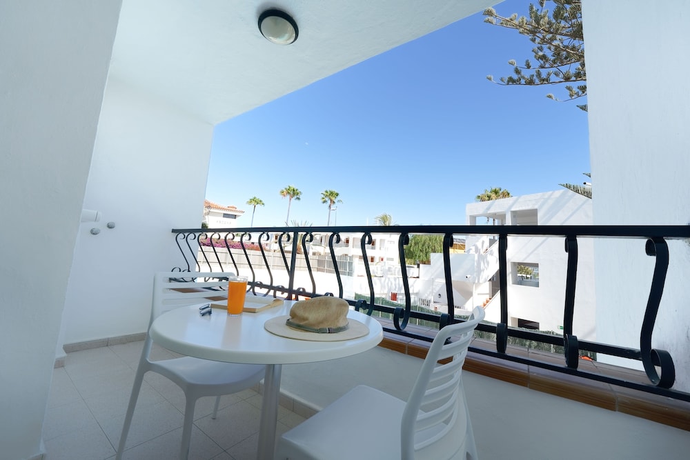 Atlantic Sun Beach - Gay Men Only — Hotel rooms in Playa del Ingles, Canary Islands