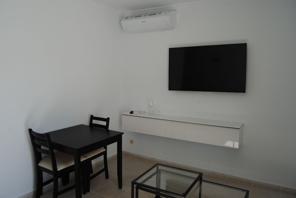 Atlantic Sun Beach - Gay Men Only — Hotel rooms in Playa del Ingles, Canary Islands