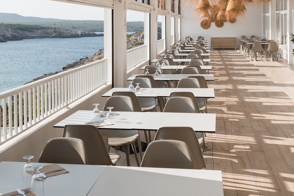 Aparthotel Beach Club — Restaurant & bars in Son Parc, Balearic Islands