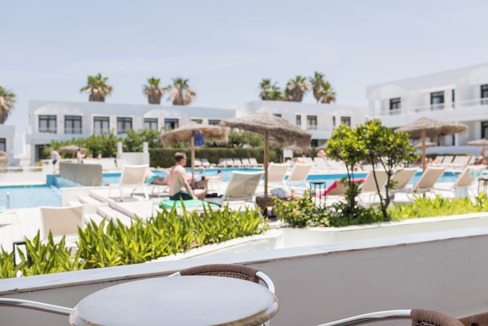 Aparthotel Beach Club — Swimming pool in Son Parc, Balearic Islands