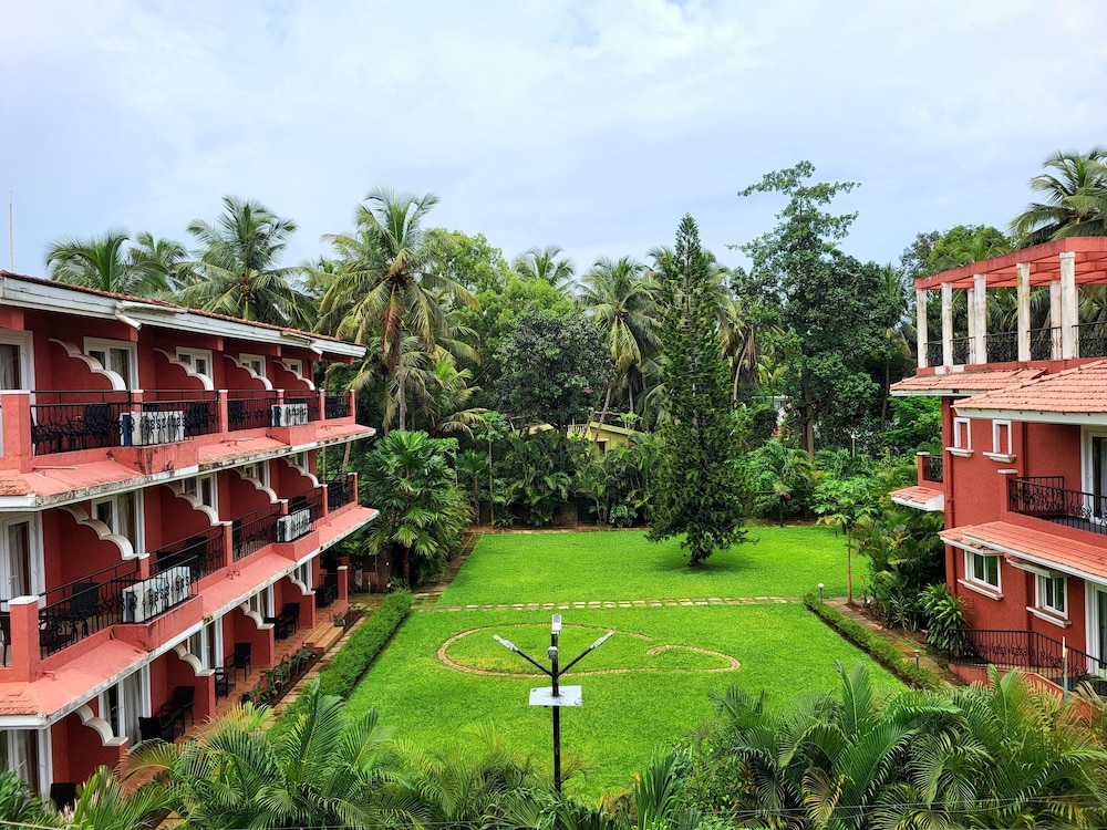 Jasminn Hotel, Goa — Hotel building in Betalbatim, Goa