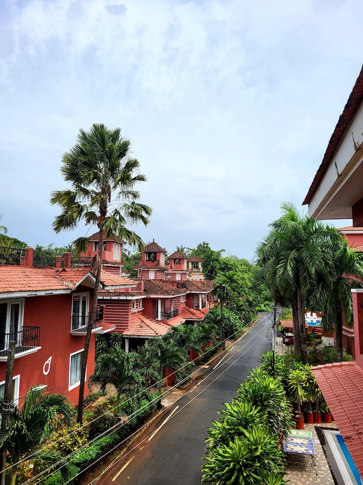Jasminn Hotel, Goa — Hotel building in Betalbatim, Goa