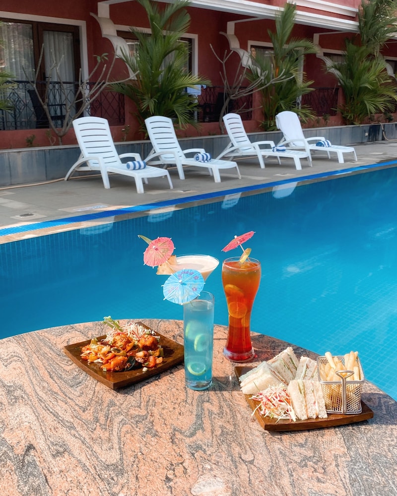 Jasminn Hotel, Goa — Swimming pool in Betalbatim, Goa