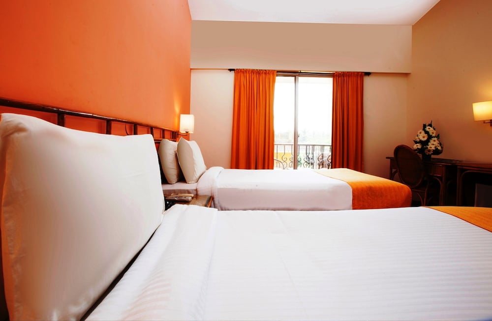 Jasminn Hotel, Goa — Hotel rooms in Betalbatim, Goa