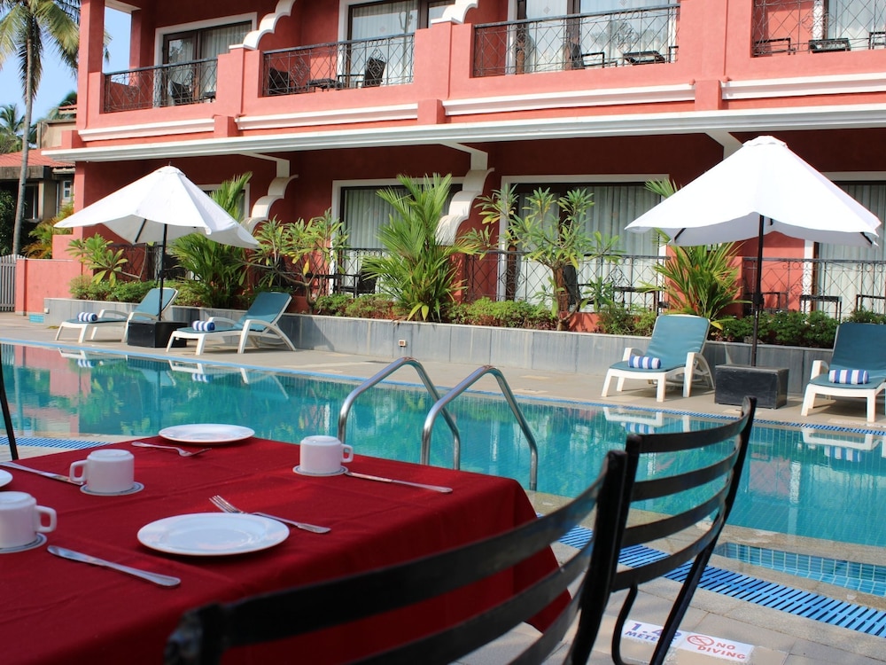 Jasminn Hotel, Goa — Swimming pool in Betalbatim, Goa