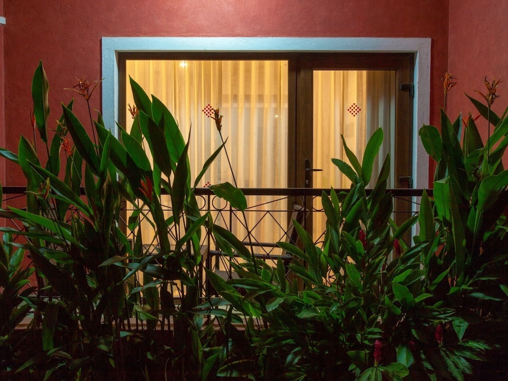 Jasminn Hotel, Goa — Hotel building in Betalbatim, Goa