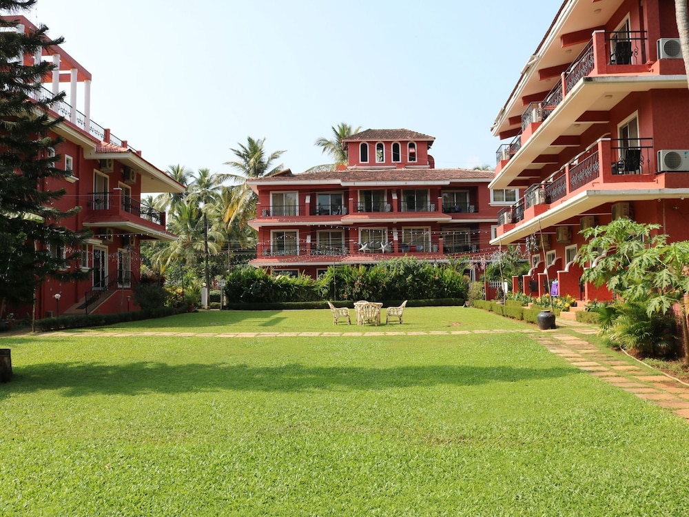 Jasminn Hotel, Goa — Hotel building in Betalbatim, Goa
