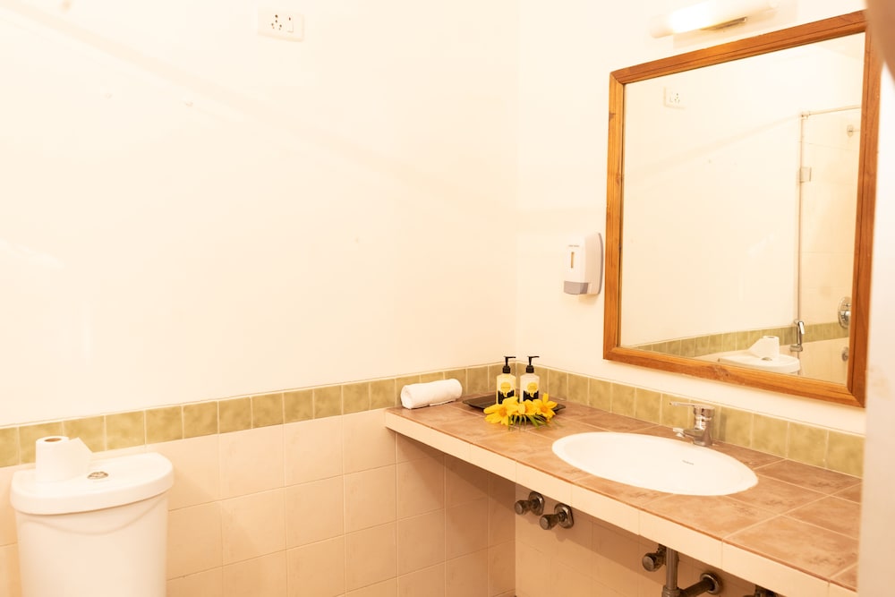 Jasminn Hotel, Goa — Hotel rooms in Betalbatim, Goa