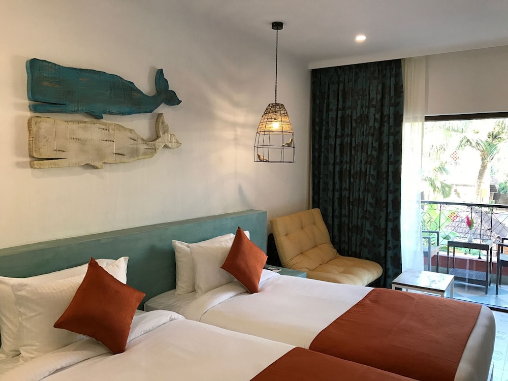Jasminn Hotel, Goa — Hotel rooms in Betalbatim, Goa