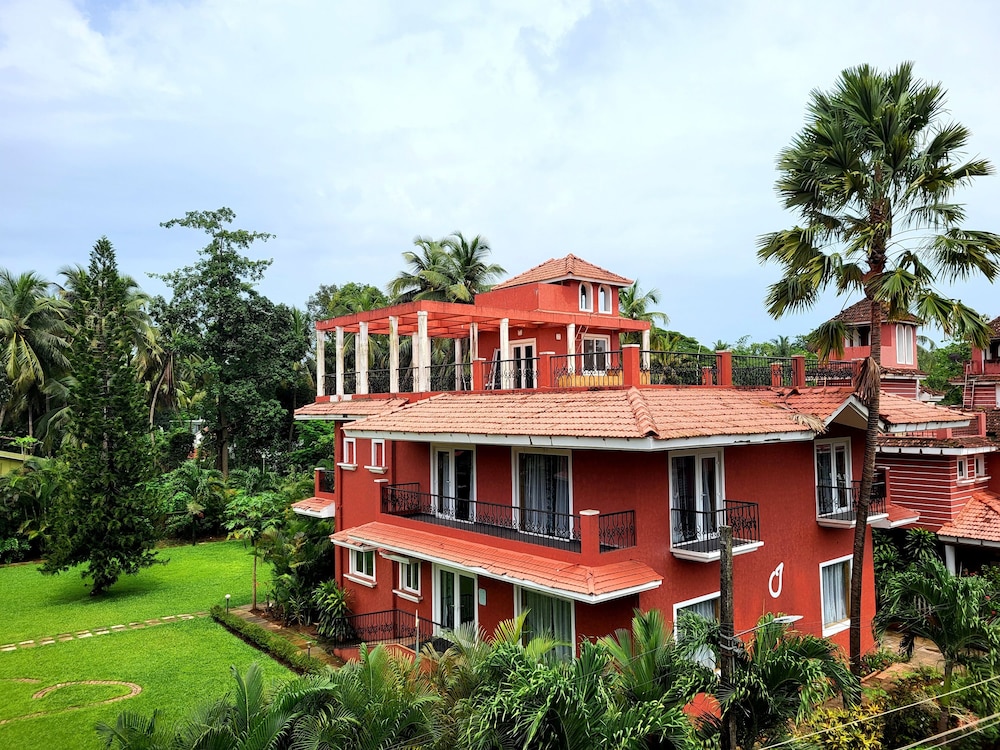 Jasminn Hotel, Goa — Hotel building in Betalbatim, Goa