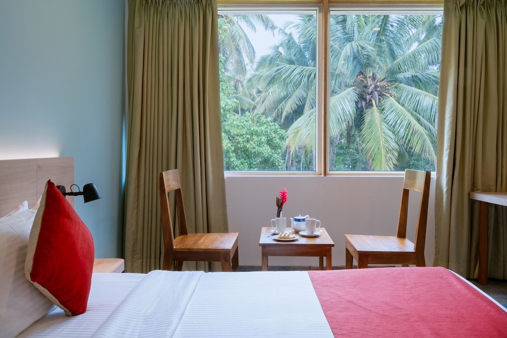 Jasminn Hotel, Goa — Hotel rooms in Betalbatim, Goa