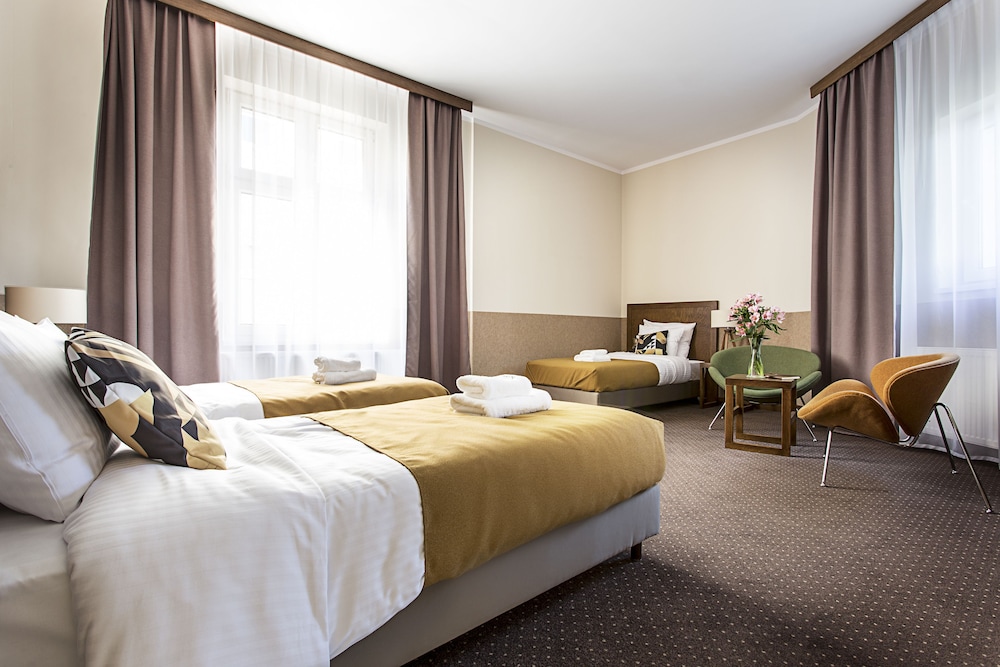 Zulian Aparthotel by Artery Hotels — Hotel rooms in Krakow, Lesser Poland
