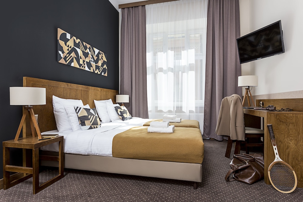 Zulian Aparthotel by Artery Hotels — Hotel rooms in Krakow, Lesser Poland