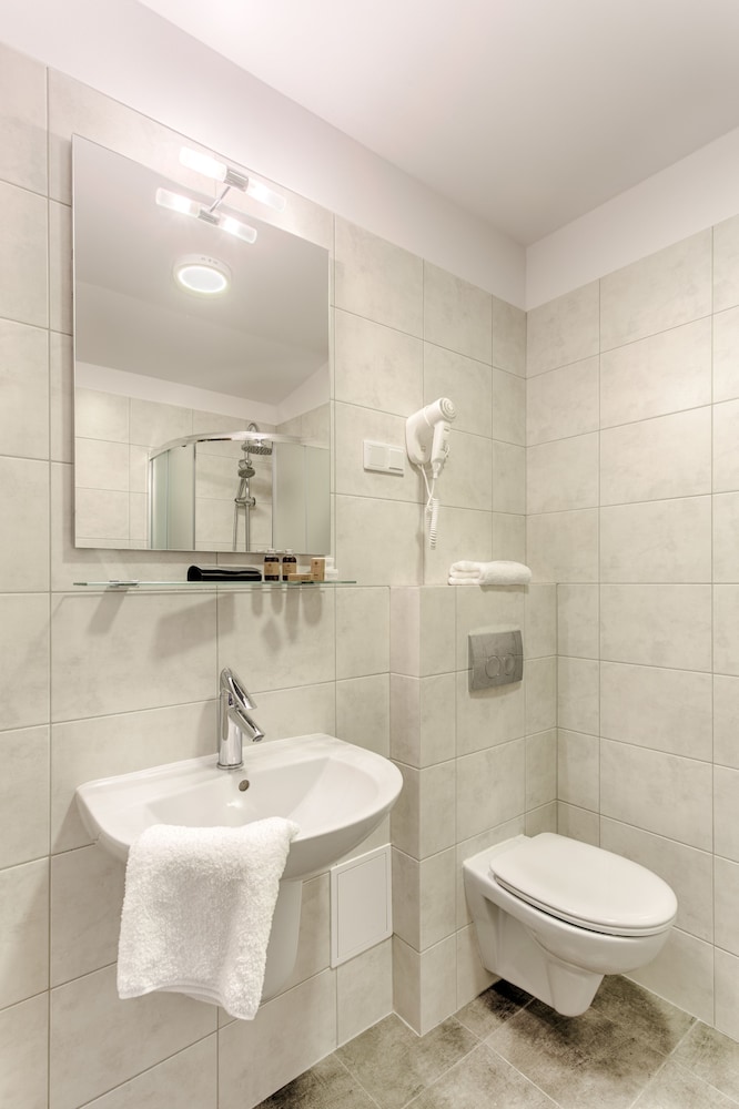 Zulian Aparthotel by Artery Hotels — Hotel rooms in Krakow, Lesser Poland