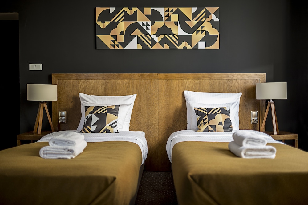 Zulian Aparthotel by Artery Hotels — Hotel rooms in Krakow, Lesser Poland