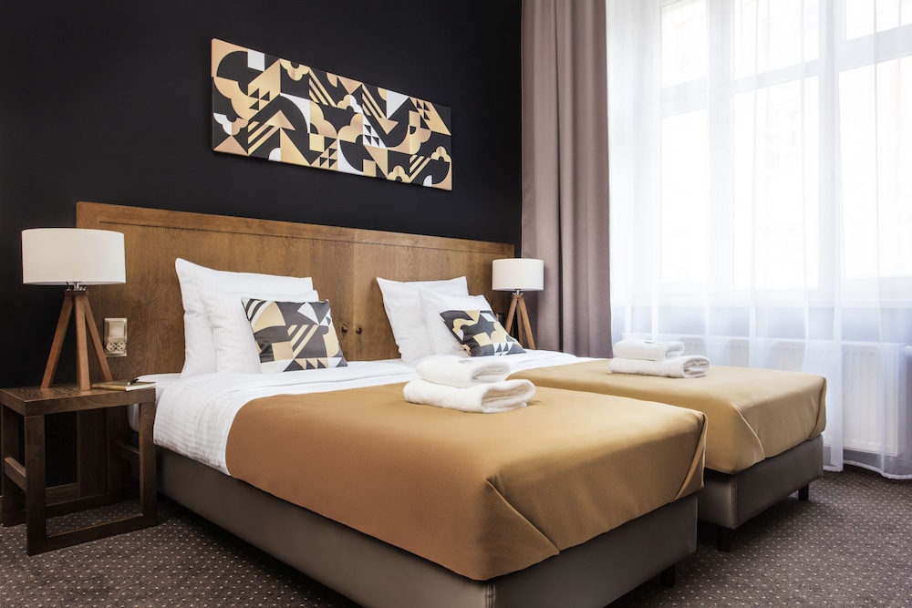 Zulian Aparthotel by Artery Hotels — Hotel rooms in Krakow, Lesser Poland