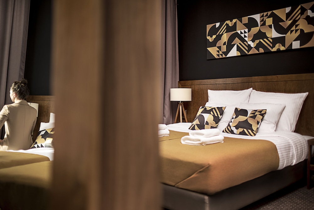 Zulian Aparthotel by Artery Hotels — Hotel rooms in Krakow, Lesser Poland