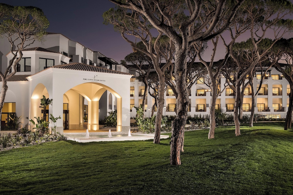 Pine Cliffs Ocean Suites, a Luxury Collection Resort & Spa — Hotel building in Albufeira, Faro
