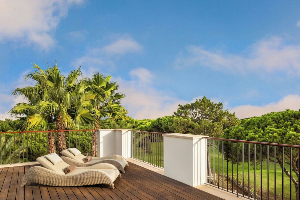 Pine Cliffs Ocean Suites, a Luxury Collection Resort & Spa — Hotel rooms in Albufeira, Faro