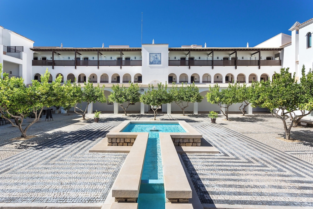 Pine Cliffs Ocean Suites, a Luxury Collection Resort & Spa — Hotel building in Albufeira, Faro