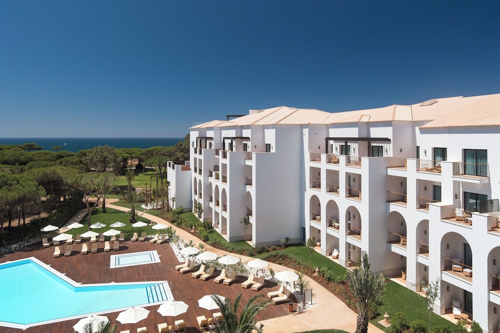 Pine Cliffs Ocean Suites, a Luxury Collection Resort & Spa — Hotel building in Albufeira, Faro