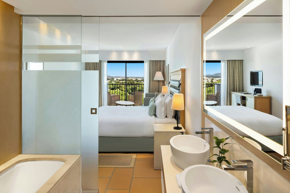Pine Cliffs Ocean Suites, a Luxury Collection Resort & Spa — Hotel rooms in Albufeira, Faro