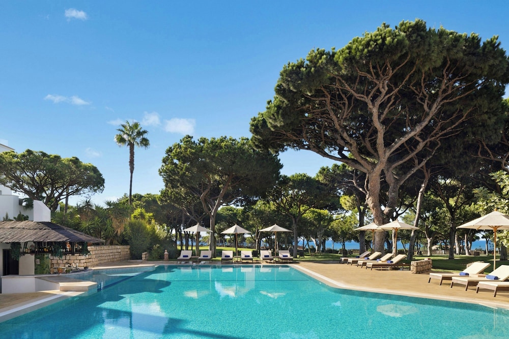 Pine Cliffs Ocean Suites, a Luxury Collection Resort & Spa — Swimming pool in Albufeira, Faro