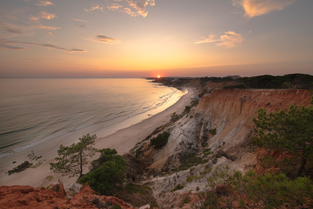 Pine Cliffs Ocean Suites, a Luxury Collection Resort & Spa — Beach in Albufeira, Faro